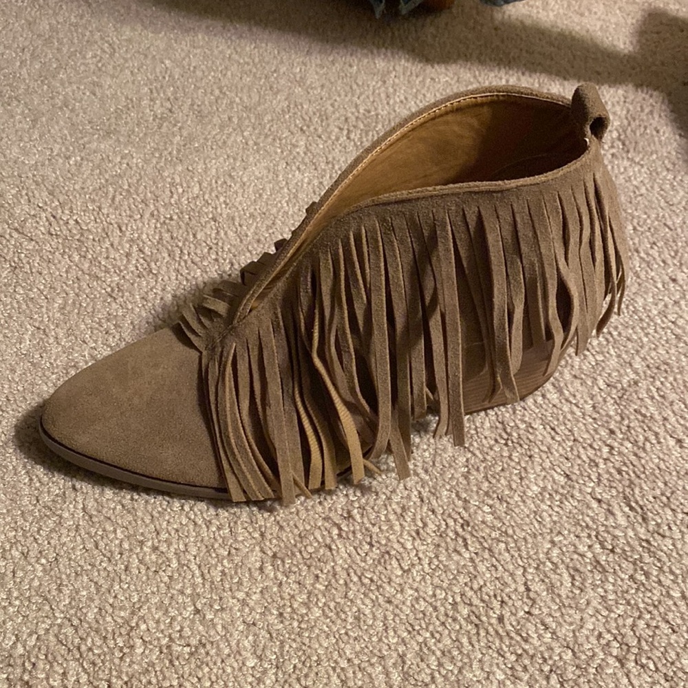 NEW fringe bootie, size 8